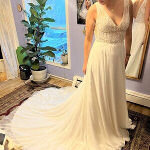Justin Alexander Wedding Dress, Size 10 (wedding dress sizing)